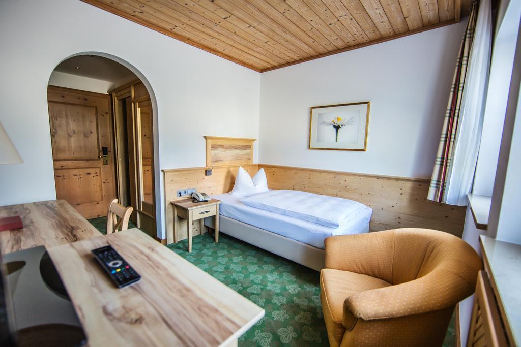 Glasl'S Landhotel Zorneding Exterior foto