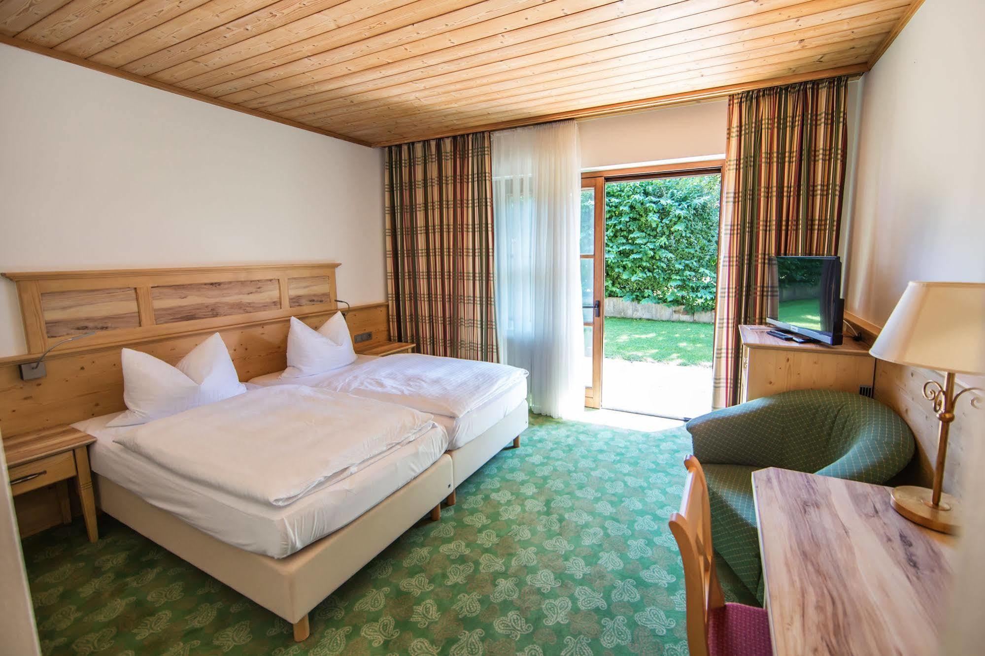 Glasl'S Landhotel Zorneding Exterior foto